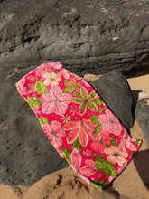 Load image into Gallery viewer, Retro Pua Blanket size Large
