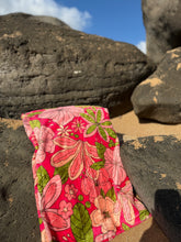 Load image into Gallery viewer, Retro Pua Blanket size Large
