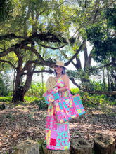 Load image into Gallery viewer, Vintage Aloha Quilted Bag
