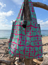Load image into Gallery viewer, Insulated Reusable Bag size Medium
