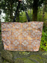 Load image into Gallery viewer, Pua Melia Tote COCO BUTTAH
