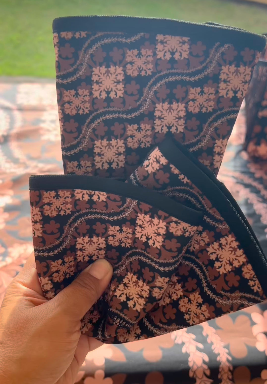 Pakalana Me Kealoha cup sleeve Large