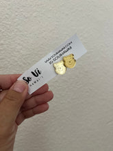 Load image into Gallery viewer, Stud earrings
